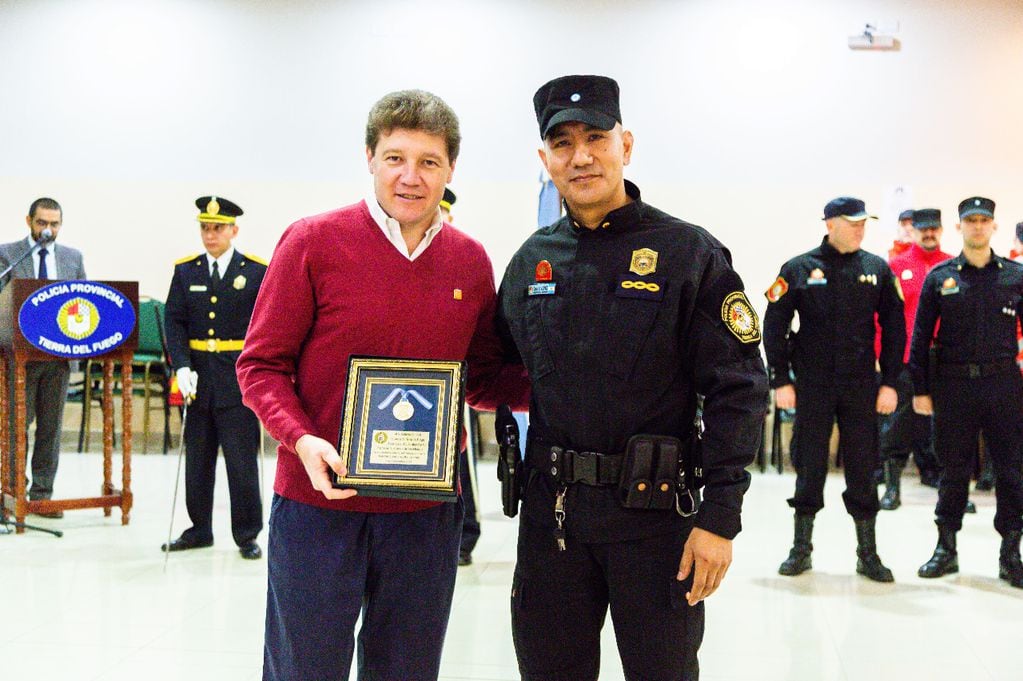 Entregaron premios por el 60° Aniversario de la División Bomberos de la Policía