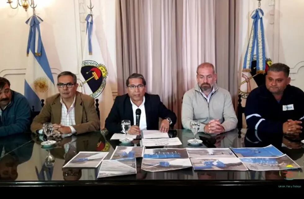 Directivos de Agua Potable de Jujuy, en conferencia de prensa