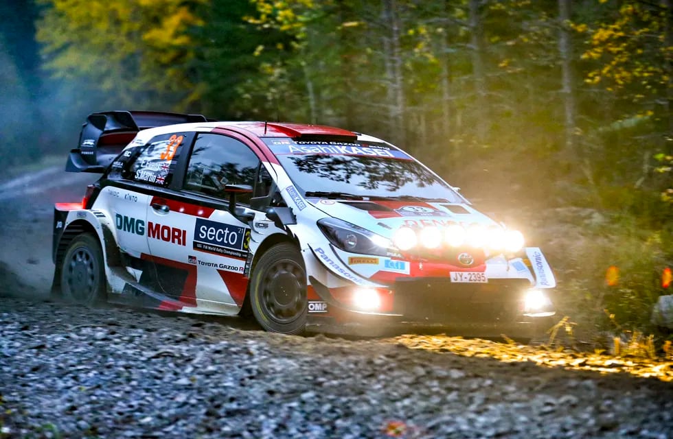 Evans y el Toyota Yaris WRC, vencedores en Finlandia.