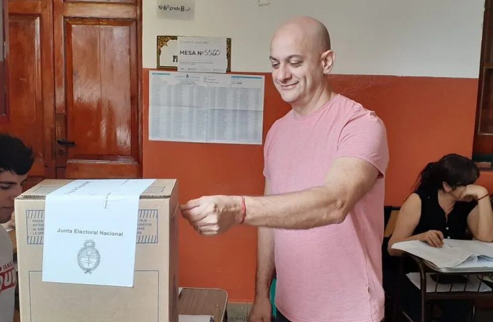 Votó el Intendente Daniel Gómez Gesteira en Carlos Paz.