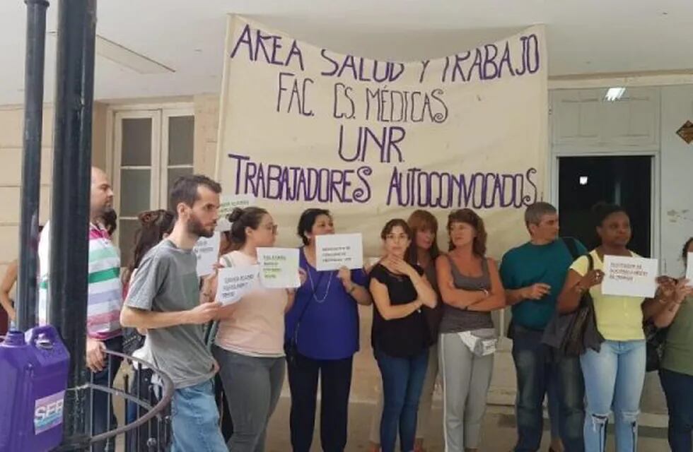 Fuerte protesta en el Centenario por el despido de un centenar de trabajadores (ATE Rosario)