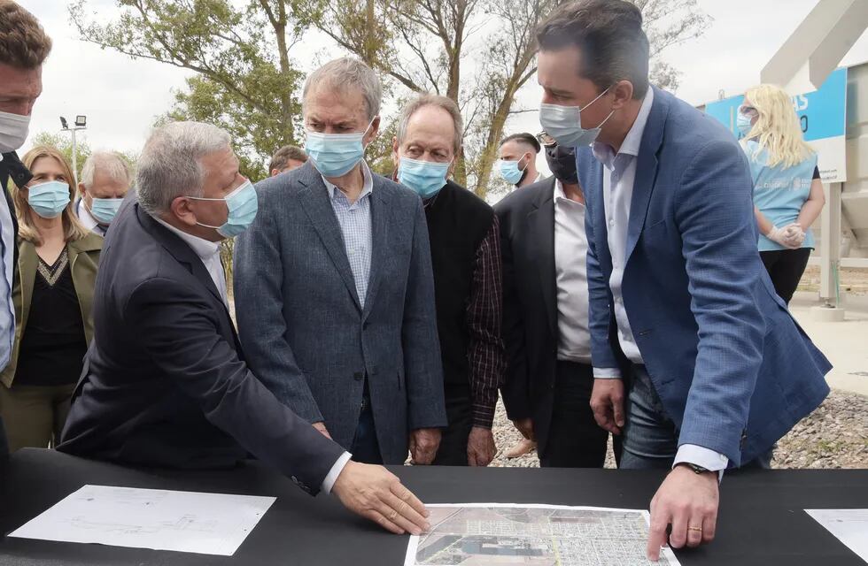 Juan Schiaretti inauguró la obra de saneamiento en Arroyito