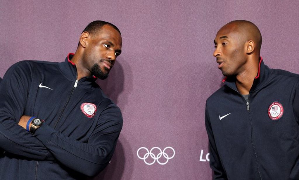 Kobe Bryant y LeBron James en los Juegos Olímpicos de Londres 2012 (Foto: Stefano Rellandini/REUTERS)