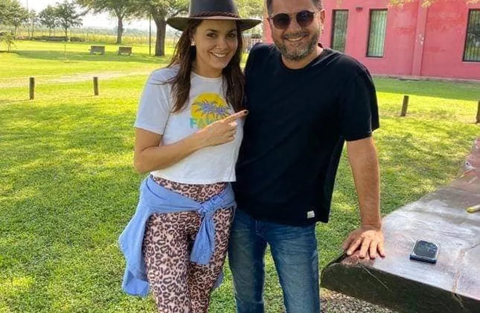 Jorge Rojas junto a Natalie Pérez en Anisacate.
