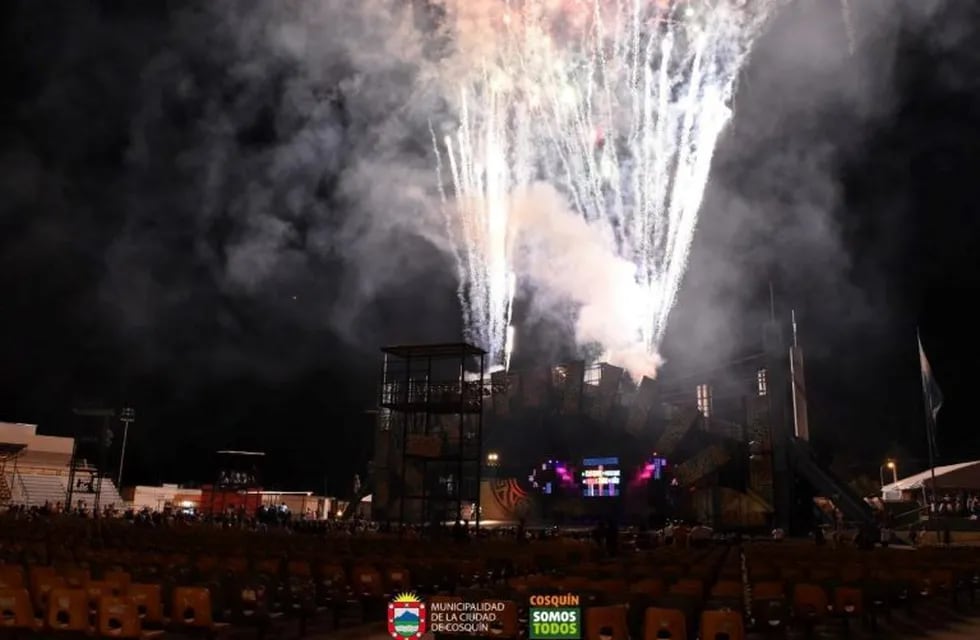 Así serán los fuegos artificiales de bajo impacto auditivo que estarán en Cosquín 2018.