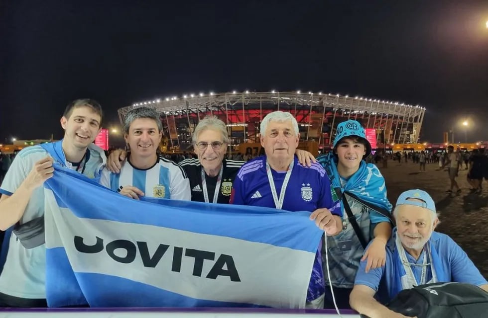 Cordobeses viven la previa de Argentina Polonia en el estadio 974.