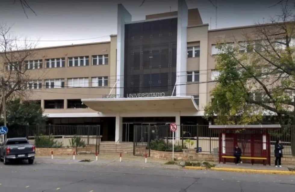 Presentó su renuncia el director del Hospital Universitario. Molesto con la decisión del cierre de la sala de COVID, Jorge Juri puso a disposición la renuncia a su cargo.
