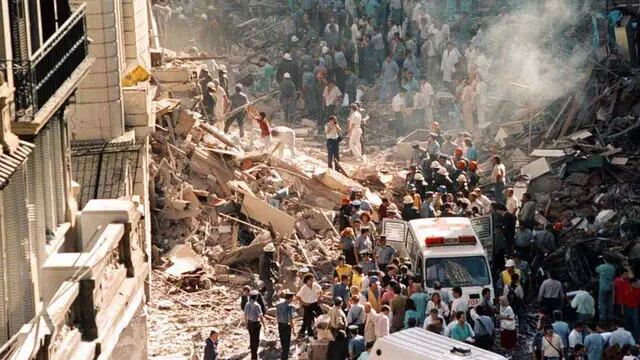 Destrucción y muerte. En el atentado ocurrido el 17 de marzo de 1992, en la sede de la Embajada de Israel en Buenos Aires, hubo 22 muertos y más de 350 heridos (LaVoz/Archivo)