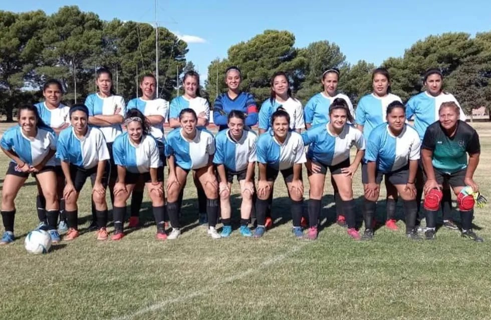 Base Naval participa en el torneo de fútbol femenino de la Liga del Sur.