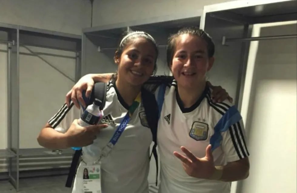 Milagros Otazú y Yamila Rodríguez las dos misioneras en la Selección Argentina de Fútbol. (AFA)