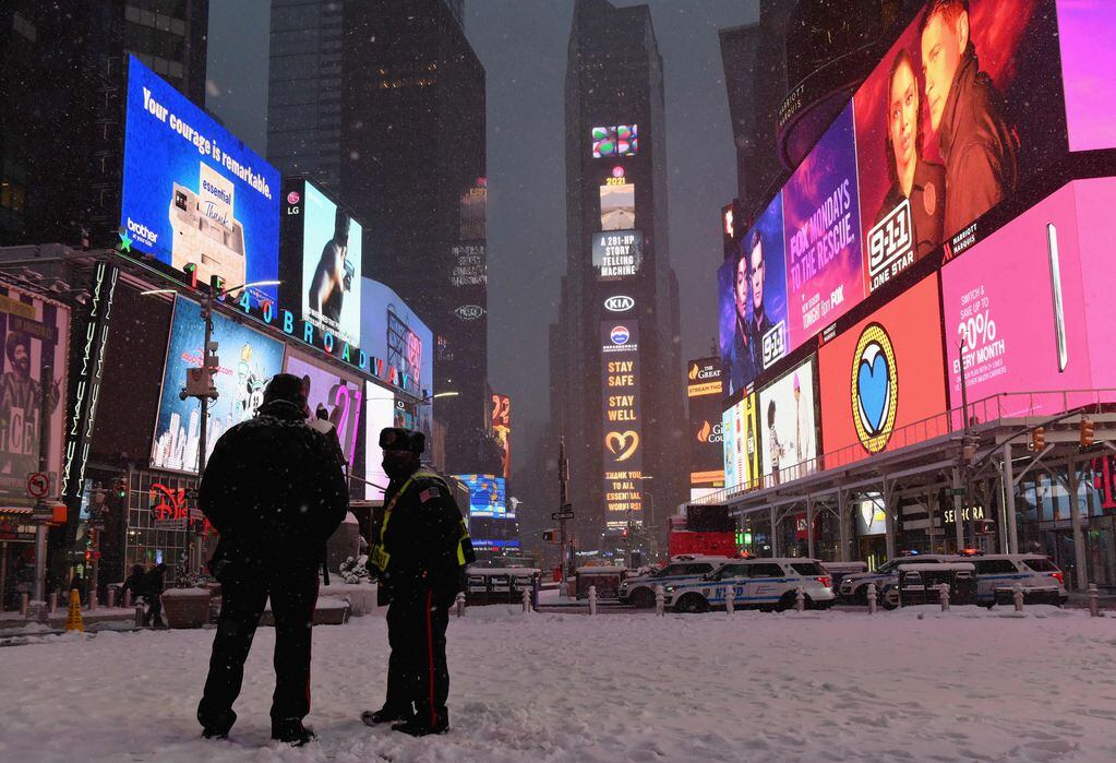 En Nueva York se esperan 50 cm de nieve.