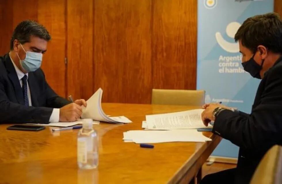 Capitanich acordó junto con el ministro de Desarrollo Social, Daniel Arroyo, un convenio superior a los 40 millones de pesos.