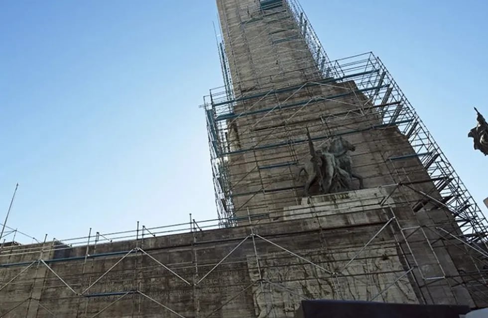 Volvieron a extender el plazo de final de obra del Monumento a la Bandera