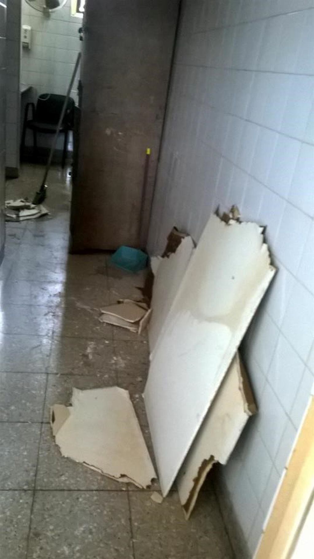 Denuncian el deterioro y falta de mantenimiento en el Hospital Centenario de Rosario.