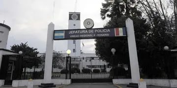 Entró y salió. De esta Jefatura se fugó ayer el peligroso narco, dos horas después de haber sido detenido (Gentileza La Capital de Rosario).