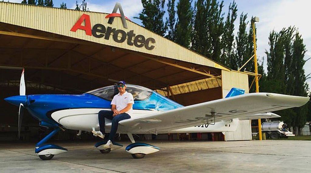 Aerotec ofrece servicios aéreos de todo tipo, desde aplicaciones aéreas hasta publicidad.