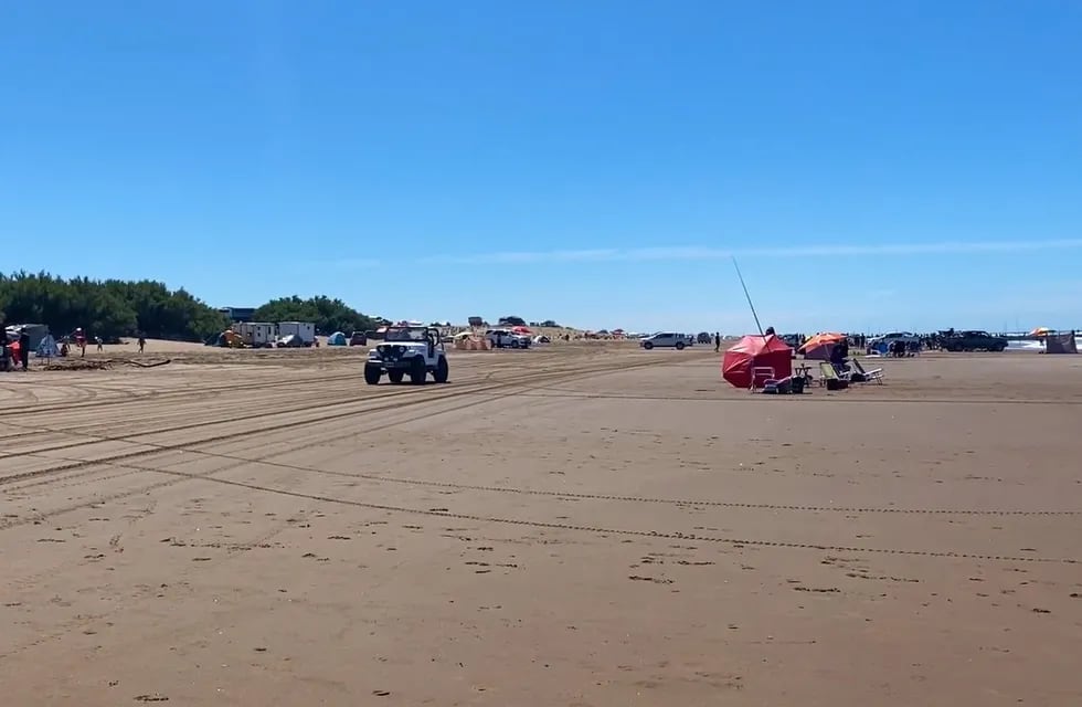 limpieza de las playas durante las 24 Horas de la Corvina Negra