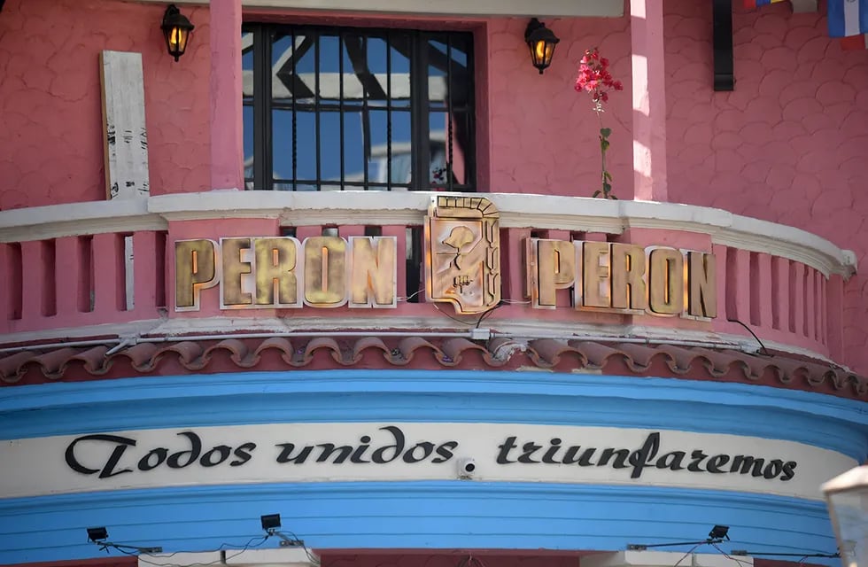 Cómo es el bar Perón Perdón que funciona en la ciudad de Córdoba.
