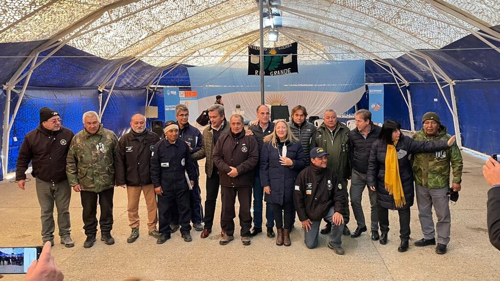 La senadora nacional Silvia Giacoppo (UCR  Jujuy) visitó la Carpa de la Dignidad, abierta por los excombatientes de Malvinas en la ciudad de Río Grande.