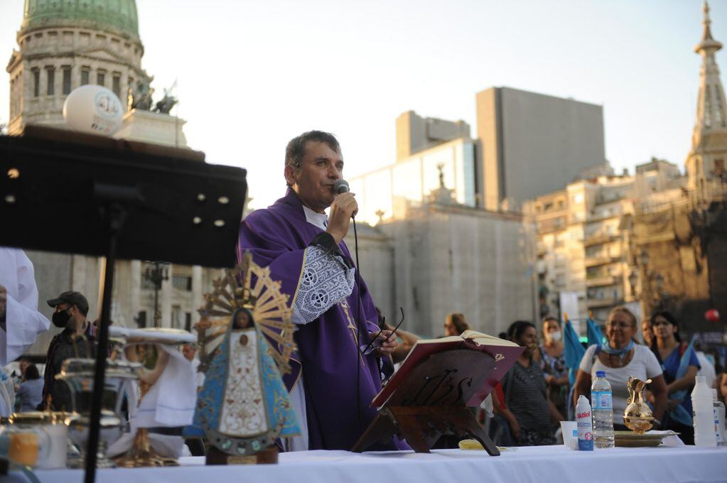 La Iglesia presente en la marcha en oposición al proyecto de ley /Clarín