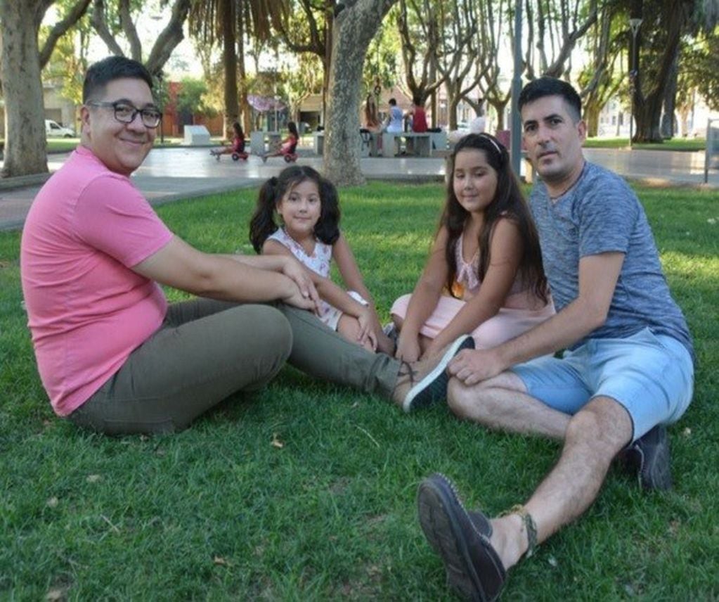 Osvaldo, Priscila, Jazmín y Lucio viven juntos desde hace dos años y cuatro meses.