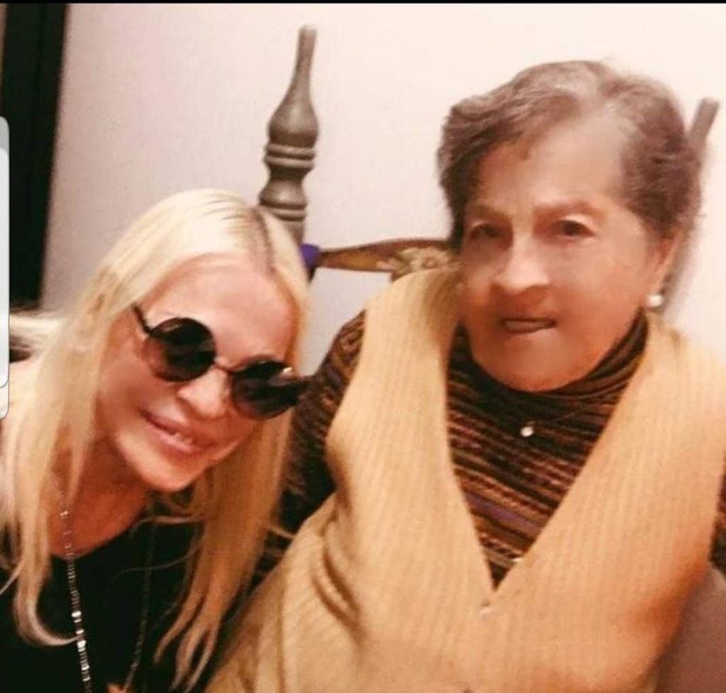 Silvia Süller junto a su mamá Nélida (Foto: Instagram/ @
sullersilviaok)