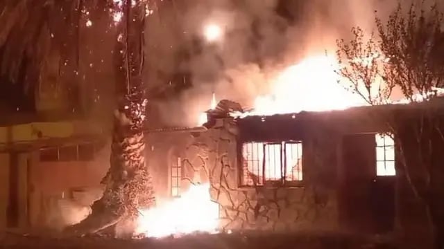 Incendio en Villa Arias.