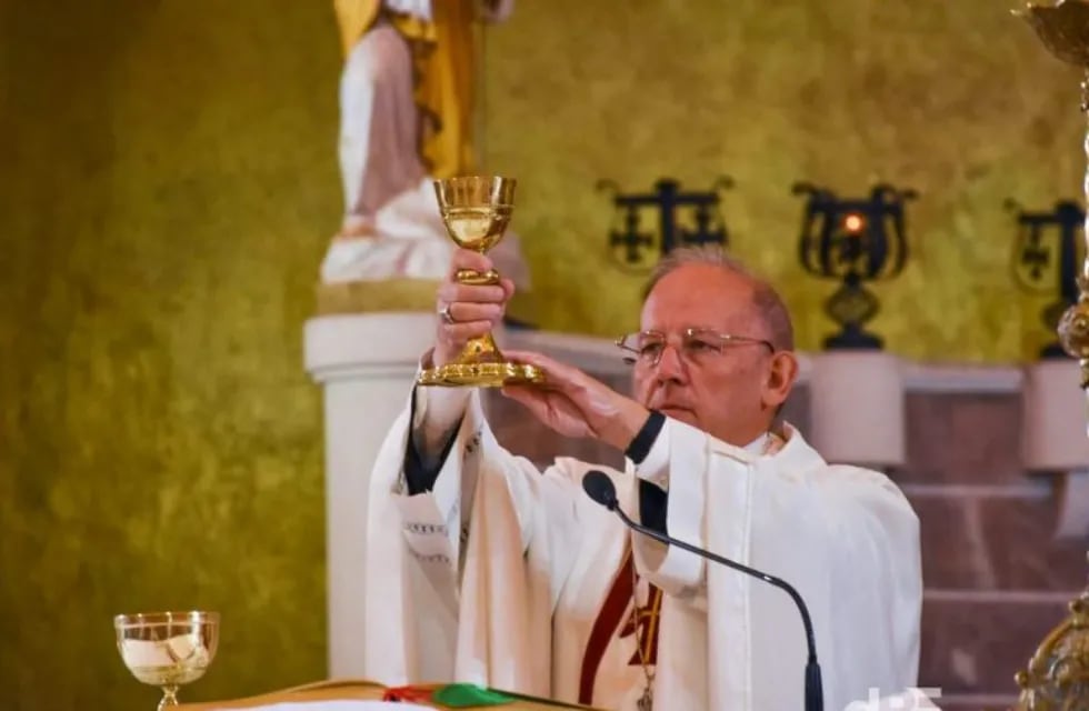 El obispo Eduardo María Taussig presidió la celebracion del Jueves Santo en la Catedral San Rafael Arcángel. Fofo De Buena Fe digital