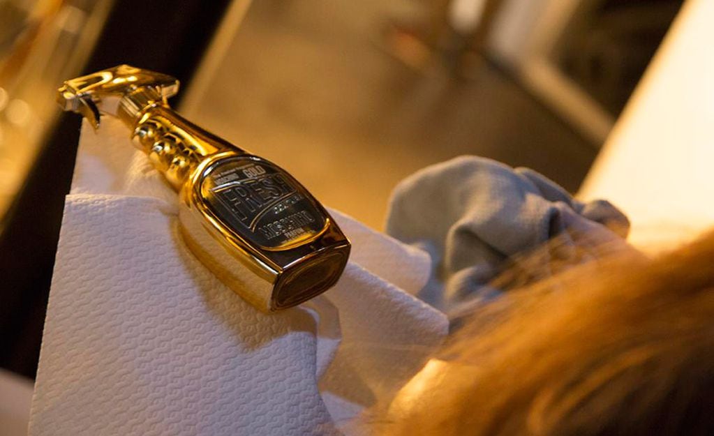 Fresh Couture Gold de Moschino, generó mucha polémica cuando salió a la venta, pero terminó teniendo éxito.