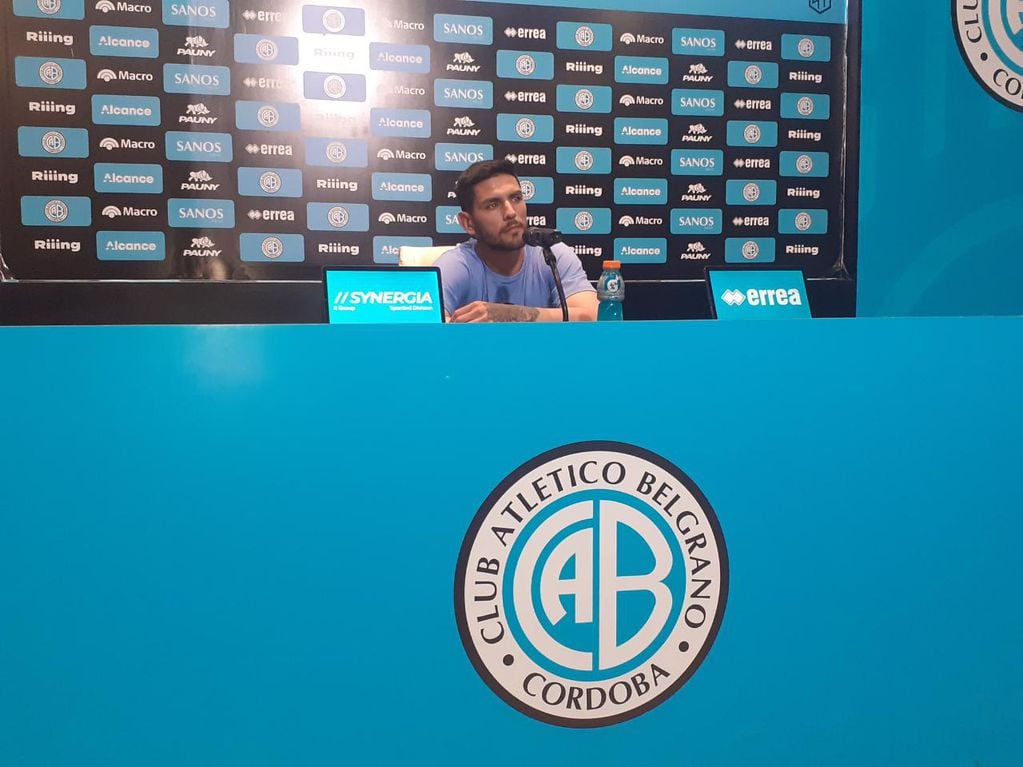 Lucas Passerini durante su primera conferencia de prensa como jugador de Belgrano. Sus expectativas. (La Voz)