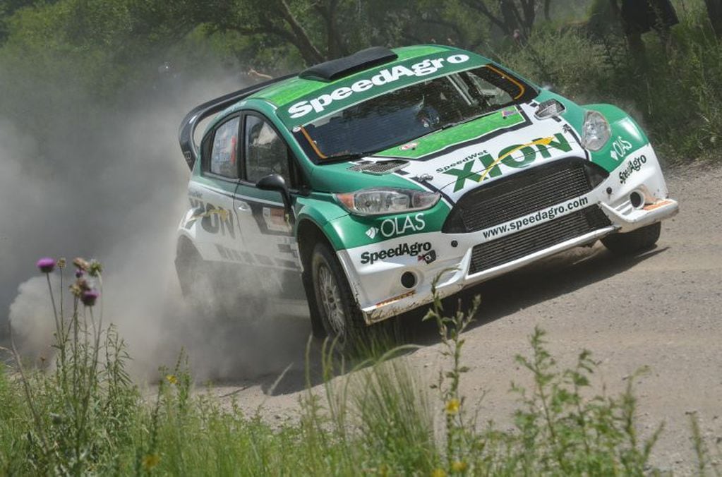 Los cordobeses Nicolás Díaz y Luis Allende, ganadores absolutos del Rally Gran Premio.