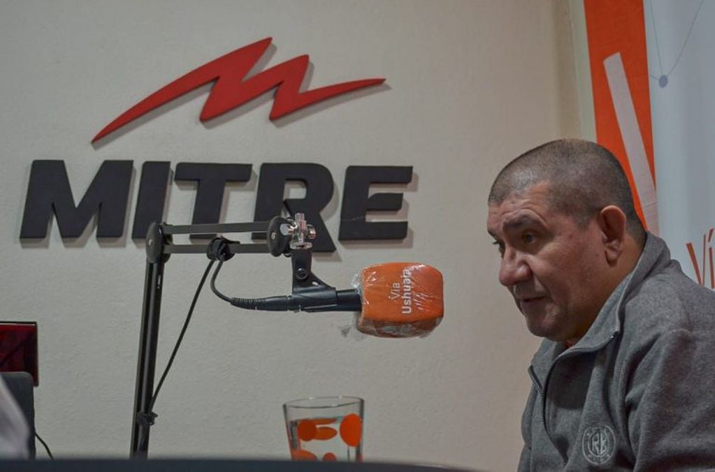 Julio Peralta en Radio Mitre Ushuaia.