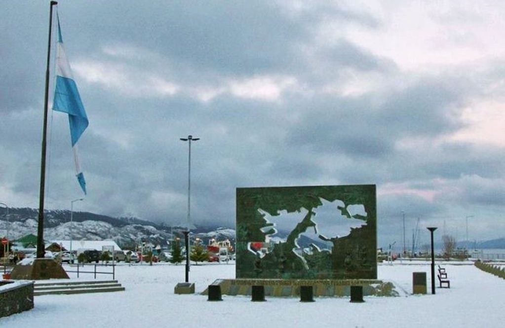 Plaza Islas Malvinas en invierno (Ushuaia)