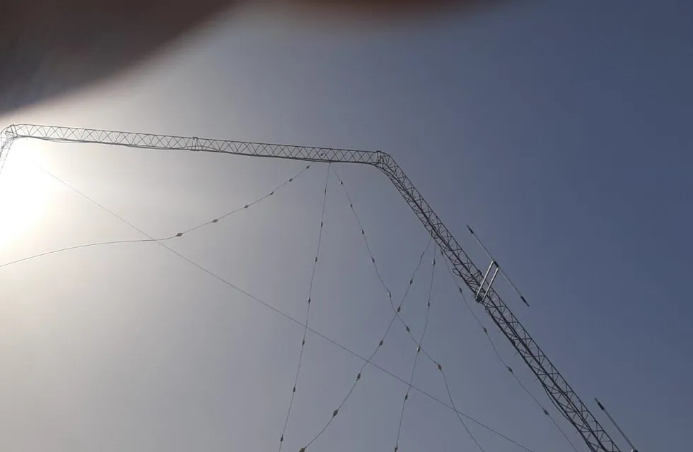 Una radio puntaltense se quedó sin antena por el temporal y venden rifas para repararla