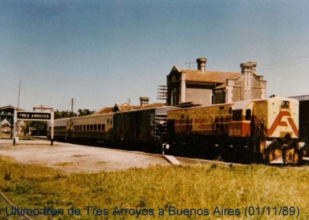 Último tren Tres Arroyos -Buenos Aires (1/11/89) (foto: archivo personal Andrés Errea)