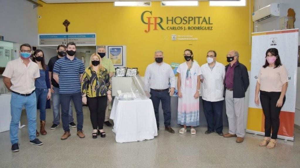 Entrega de donaciones en el Hospital Carlos Rodríguez de Arroyito