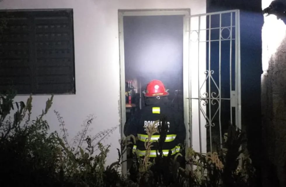 Los Bomberos apagaron las llamas pero no pudieron salvar al dueño de la casa.
