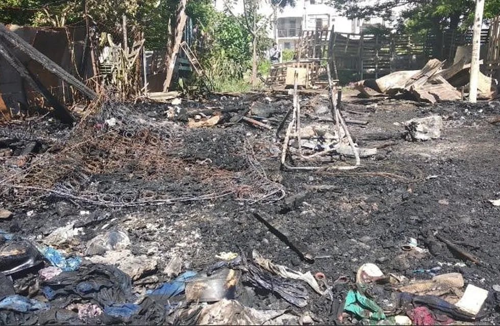 Las pérdidas fueron totales tras el incendio de la casilla.