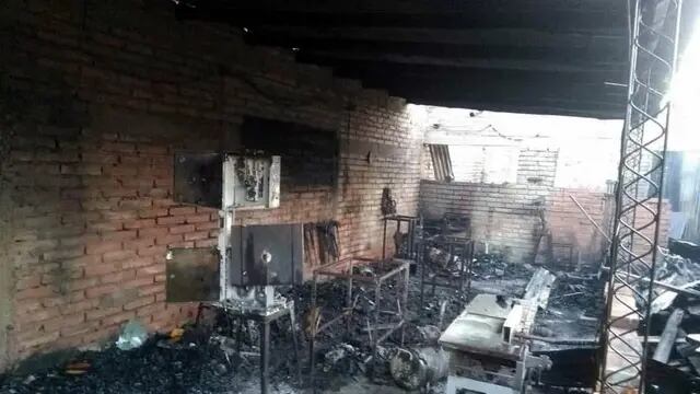 incendio en una carpintería en Villa Atuel