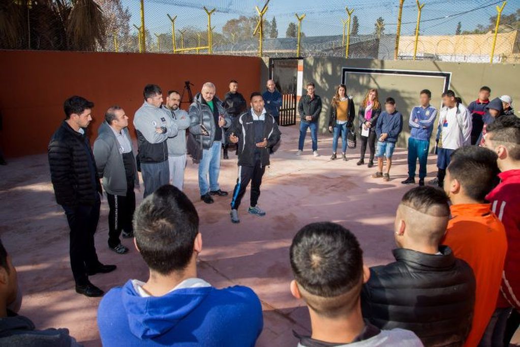 Jonathan Barros visitó el Penal San Felipe.