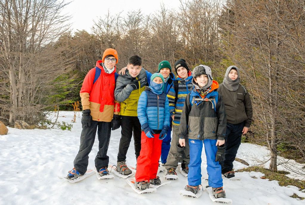 En el marco del programa provincial “Actividades Deportivas de invierno 2021″ niños de Río Grande y Tolhuin viajaron a Ushuaia.