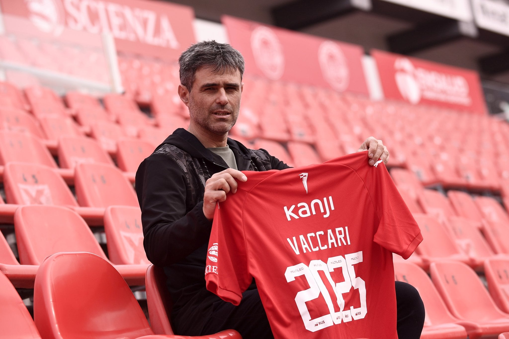 Vaccari firmó con Independiente hasta 2025 (Prensa CAI)