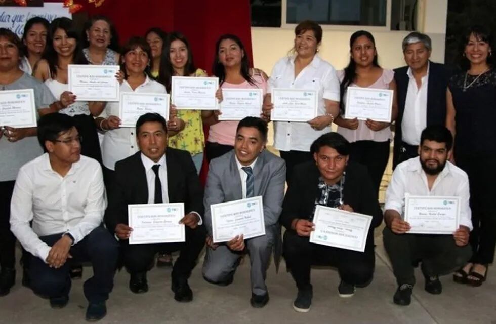 Trabajadores municipales de Jujuy completaron estudios en el Plan Fines