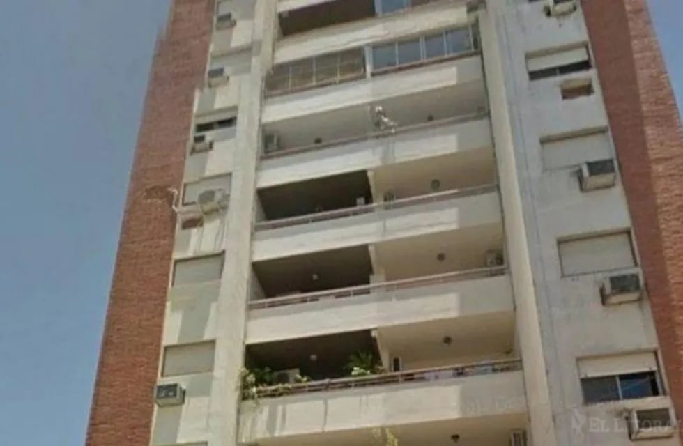 Robaron 11 departamentos de un edificio de Corrientes. (Foto: Radio Sudamericana)