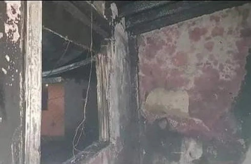 Se incendió una casa en Villa de Mayo y una familia perdió todo (Facebook)