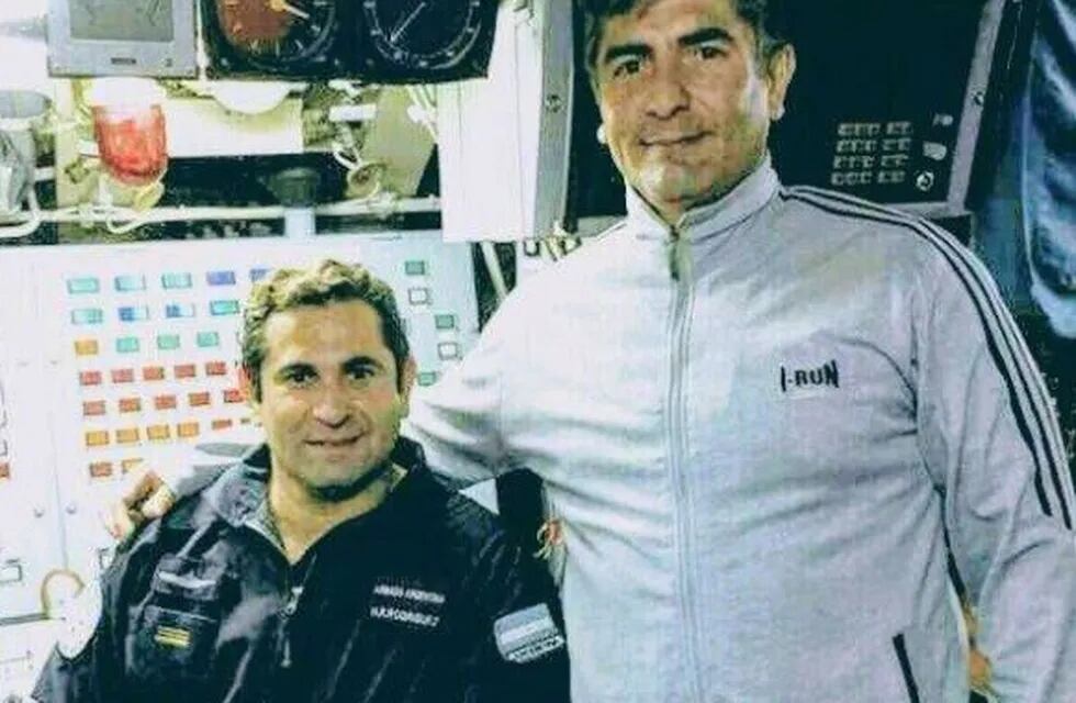 Jorge Bergallo (padre de uno de los tripulantes) es un capitán retirado de las Fuerzas Armadas. Fue capitán y comandante del submarino ARA San Juan. (WEB)
