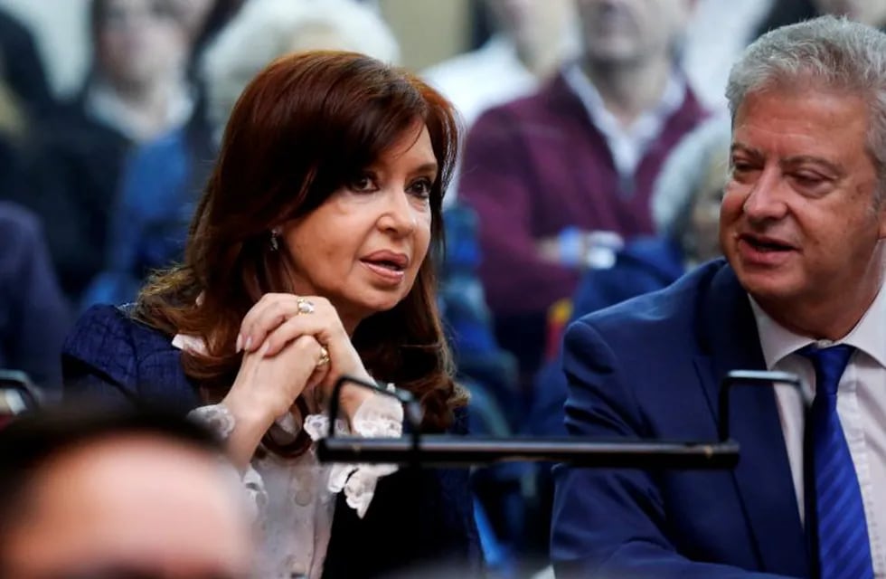 Cristina Fernandez de Kirchner y su abogado Carlos Beraldi (Foto: REUTERS/Agustin Marcarian)
