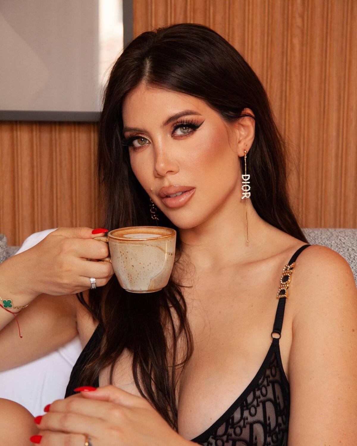 Wanda Nara encendió Instagram con un impactante look: “Las chicas solo quieren…”