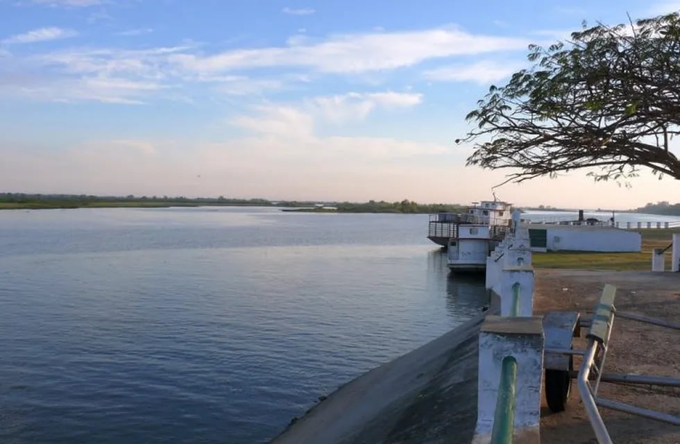 El río Corriente no puede unirse con el Paraná, se secó el punto de encuentro por la bajante histórica.