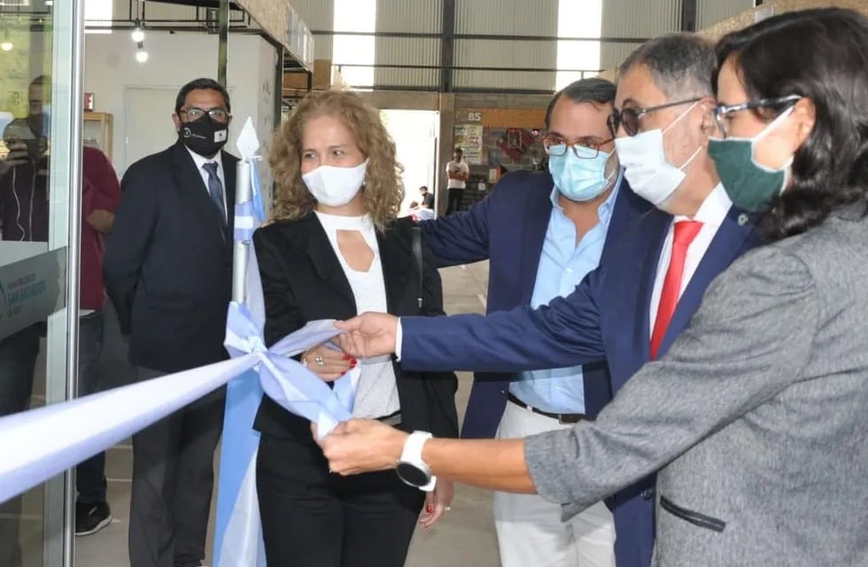 Quedó inaugurada en el nuevo Mercado Sur Municipal una oficina de la Dirección de Rentas de la comuna capitalina.